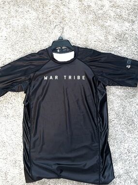 Men's Black Short-Sleeve Athletic Tee